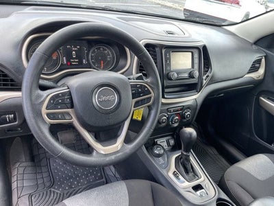 2017 Jeep Cherokee Sport