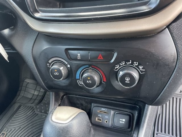 2017 Jeep Cherokee Sport