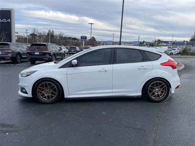 2017 Ford Focus ST