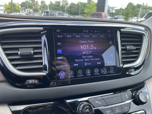 2017 Chrysler Pacifica Touring L
