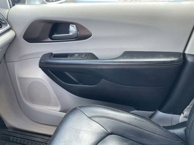 2017 Chrysler Pacifica Touring L