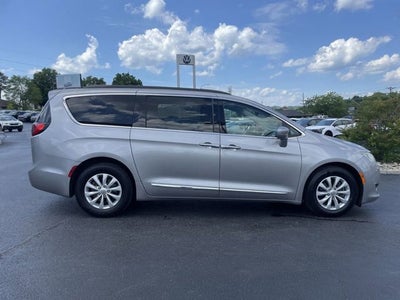 2017 Chrysler Pacifica Touring L