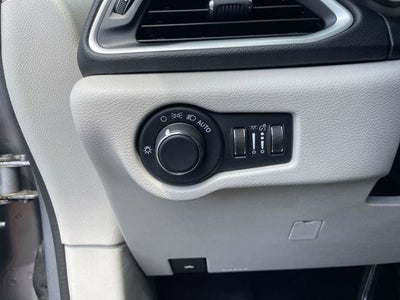 2020 Chrysler Voyager LXI