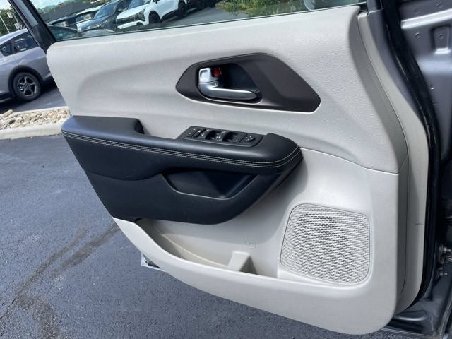 2020 Chrysler Voyager LXI
