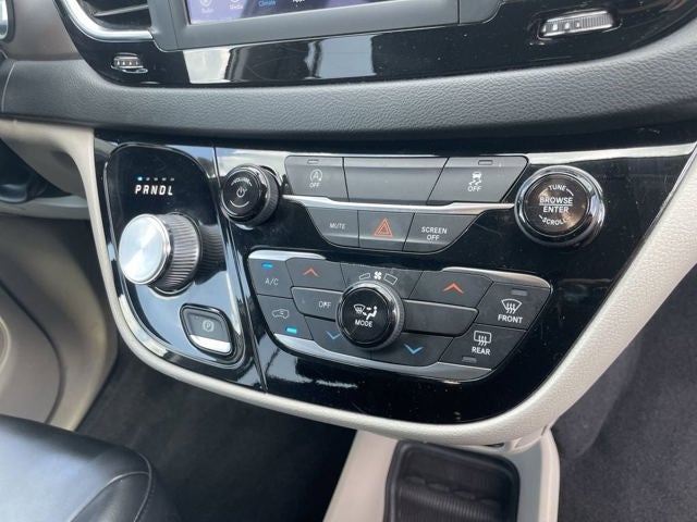 2020 Chrysler Voyager LXI