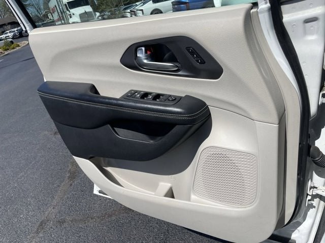 2020 Chrysler Pacifica Touring L Plus