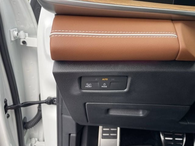 2026 Volkswagen Tiguan 2.0T SEL R-Line