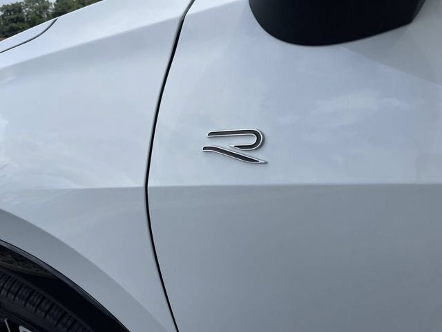 2026 Volkswagen Tiguan 2.0T SEL R-Line