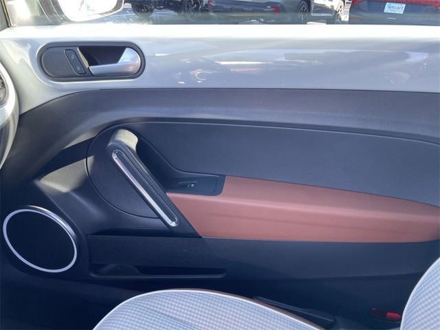 2015 Volkswagen Beetle 1.8T Classic