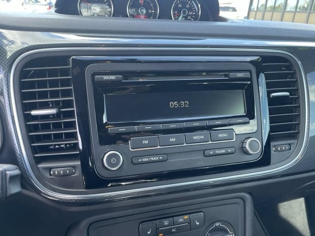 2012 Volkswagen Beetle 2.0 TSi