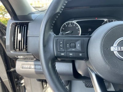 2022 Nissan Pathfinder SV