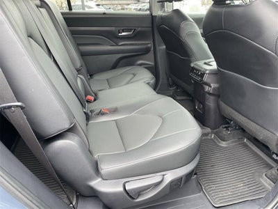 2025 Toyota Grand Highlander Base