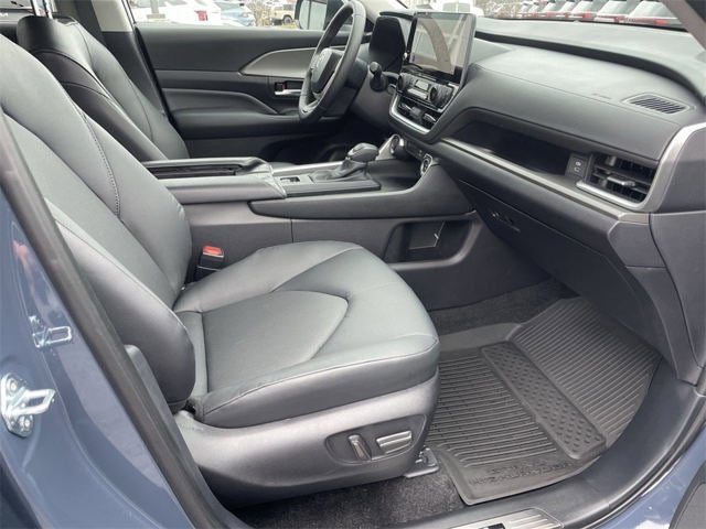 2025 Toyota Grand Highlander Base