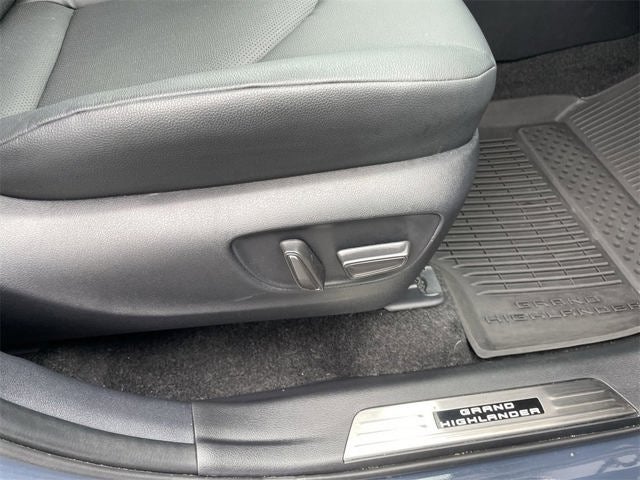 2025 Toyota Grand Highlander Base