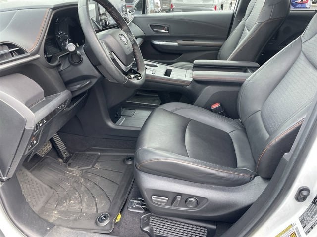 2022 Toyota Sienna XSE 7 Passenger