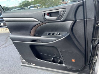 2019 Toyota Highlander Limited Platinum
