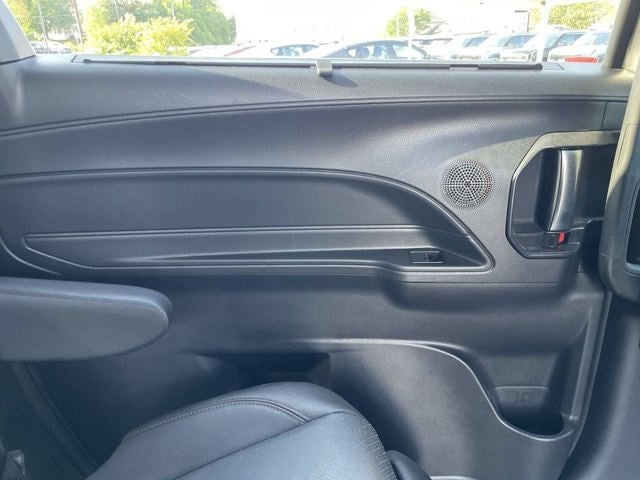 2025 Toyota Sienna Limited 7 Passenger