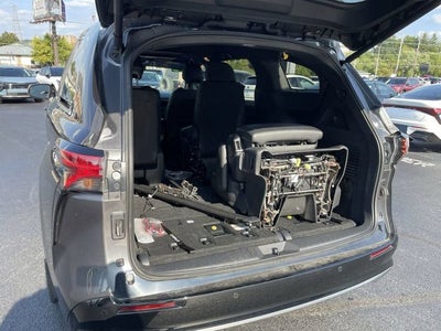 2025 Toyota Sienna Limited 7 Passenger