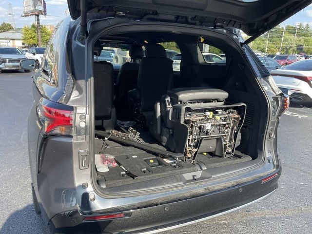 2025 Toyota Sienna Limited 7 Passenger
