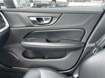 2020 Volvo S60 T6 Momentum