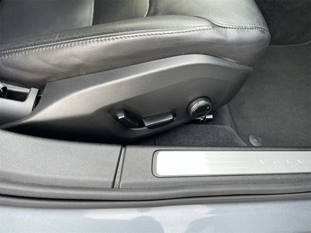 2020 Volvo S60 T6 Momentum