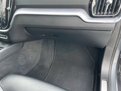 2020 Volvo S60 T6 Momentum