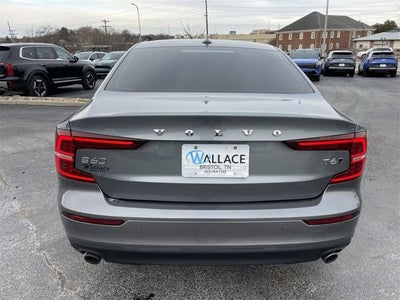 2020 Volvo S60 T6 Momentum