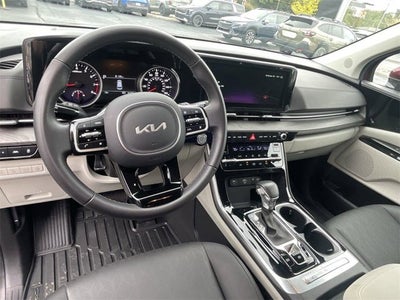 2024 Kia Carnival EX